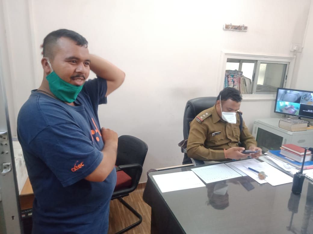  Seeing Tiktok videos, youth becomes fake policeman, then real police caught