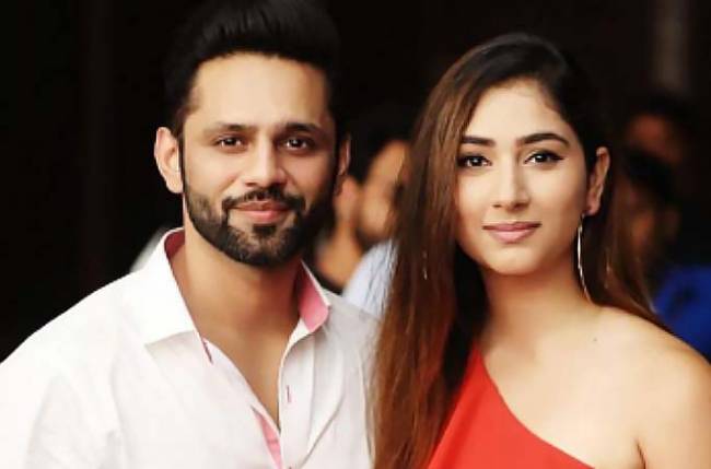 Rahul Vaidya and Disha Parmarराहुल वैद्य ने सलमान से मांगा दिशा का जवाब दिशा ने झट से भेजा प्रपोजल का जवाब राहुल और दिशा के फैंस हुए खुश