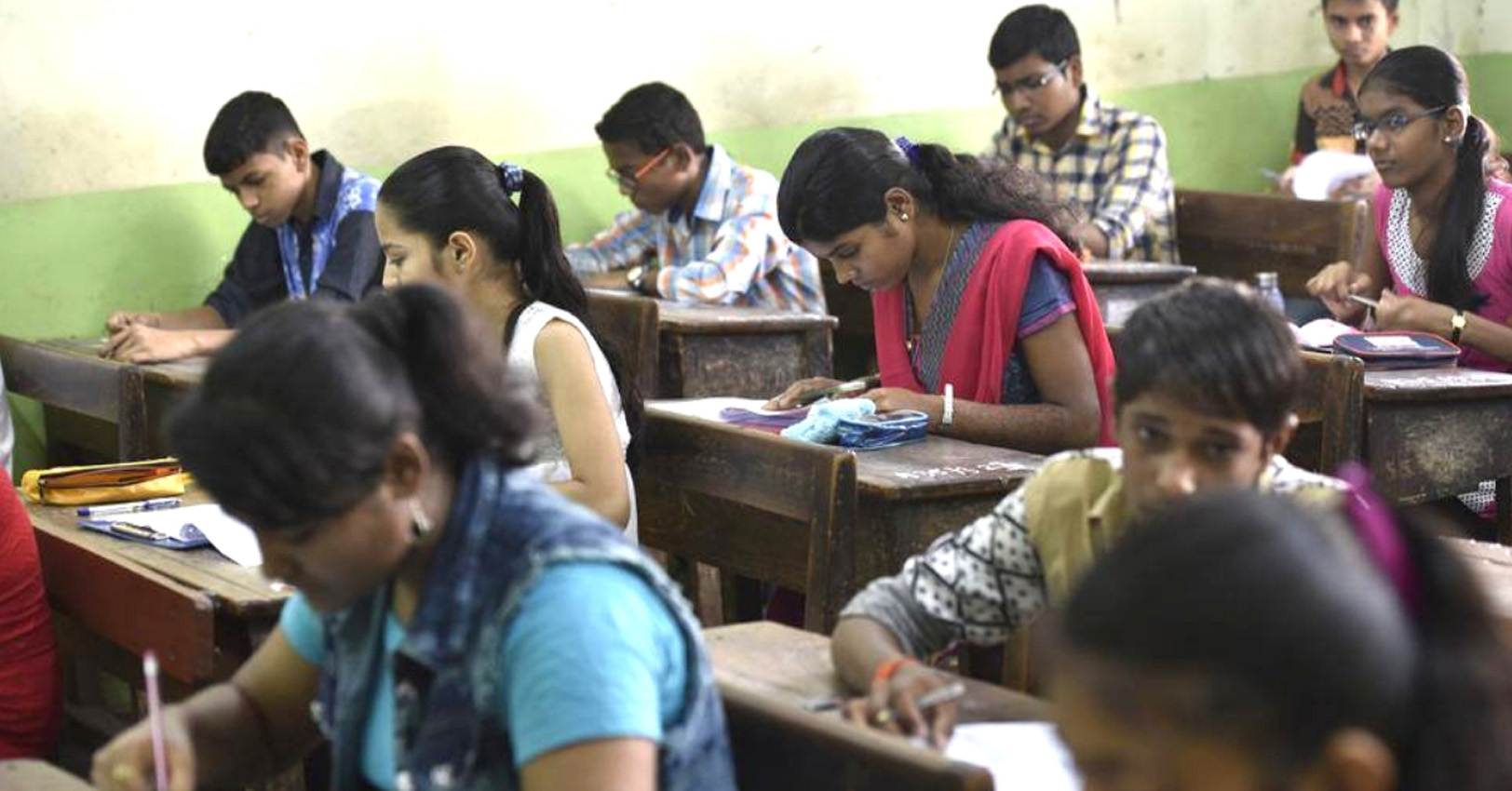 अभाव की वजह से आइएएस नहीं बन पा रहे हिंदी माध्यम के छात्र