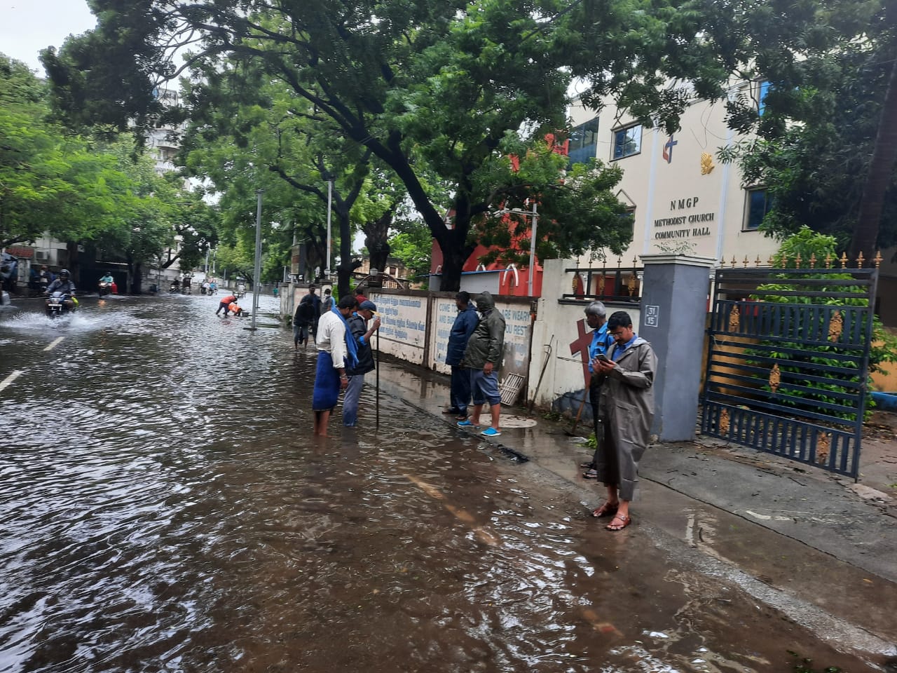Cyclone Nivar, Weather Today Live Updates: Many residents in Chennai spent a sleepless night fearing floods