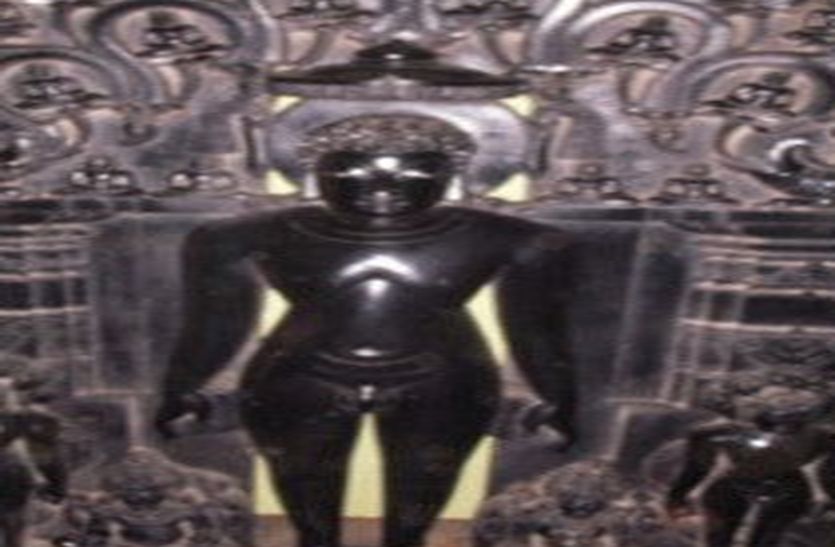 सुपाश्र्वनाथ भगवान की प्रतिमा विराजमान