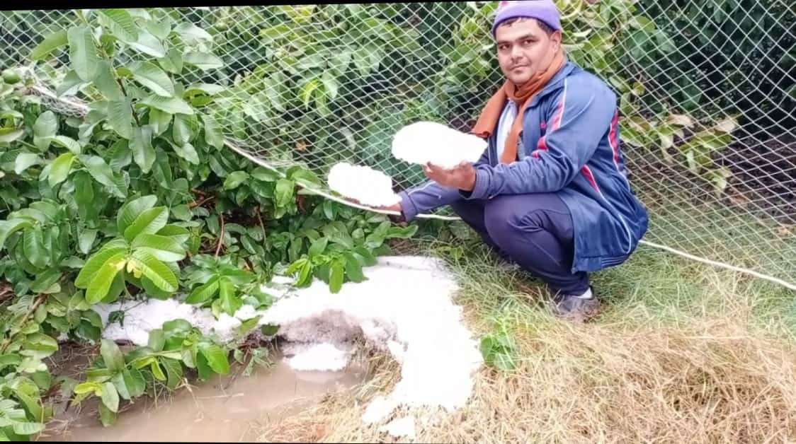 Where did such hail fall, concern increased..read bhilwara