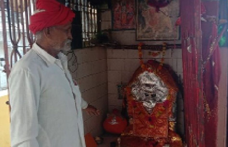 मंदिर से तीस हजार के आभूषण चोरी, क्षेत्र में बढ़ रही चोरियां