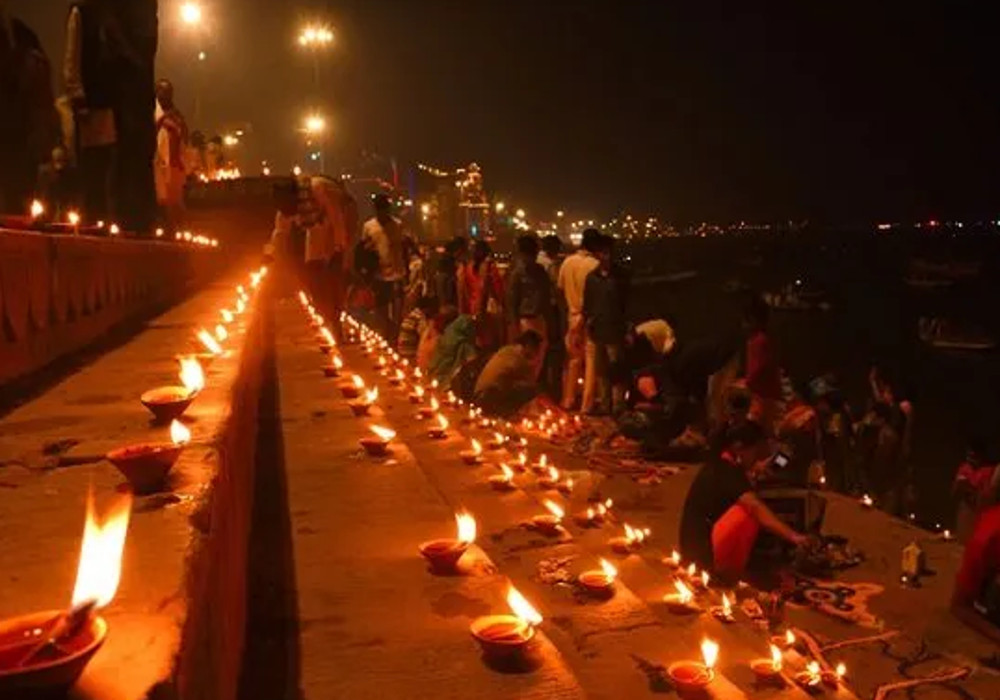वाराणसी की देव-दीपावली इस बार दिव्य होगी : सीएम योगी