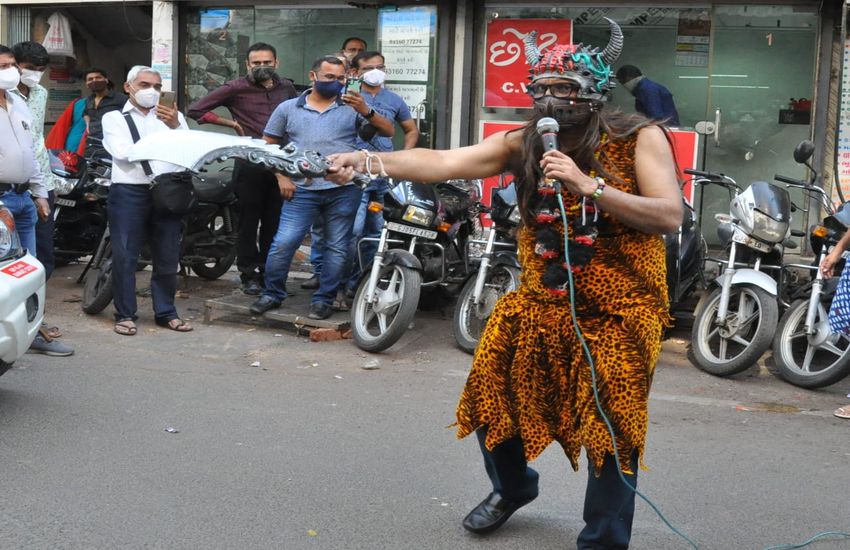 Surat/ हीरा बाजार में घूमा कोरोना का राक्षस