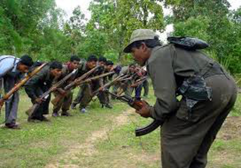 हिंडाल्को बाक्साइट माइंस में हथियारबंद समूह ने मचाया उत्पात, ग्रामीणों को पीटा, 2 सुरक्षाकर्मियों को ले गए