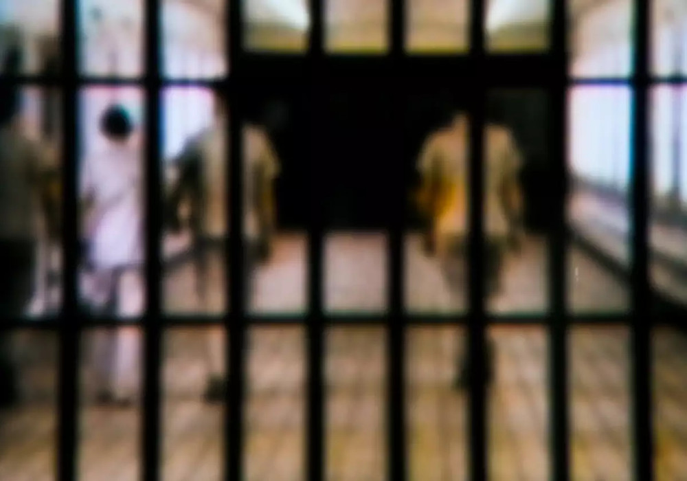 कोरोना संक्रमण के कारण पैरोल पर छोड़े गए कई बंदियों की जेल वापसी का इंतजार, तलाश में जुटी पुलिस