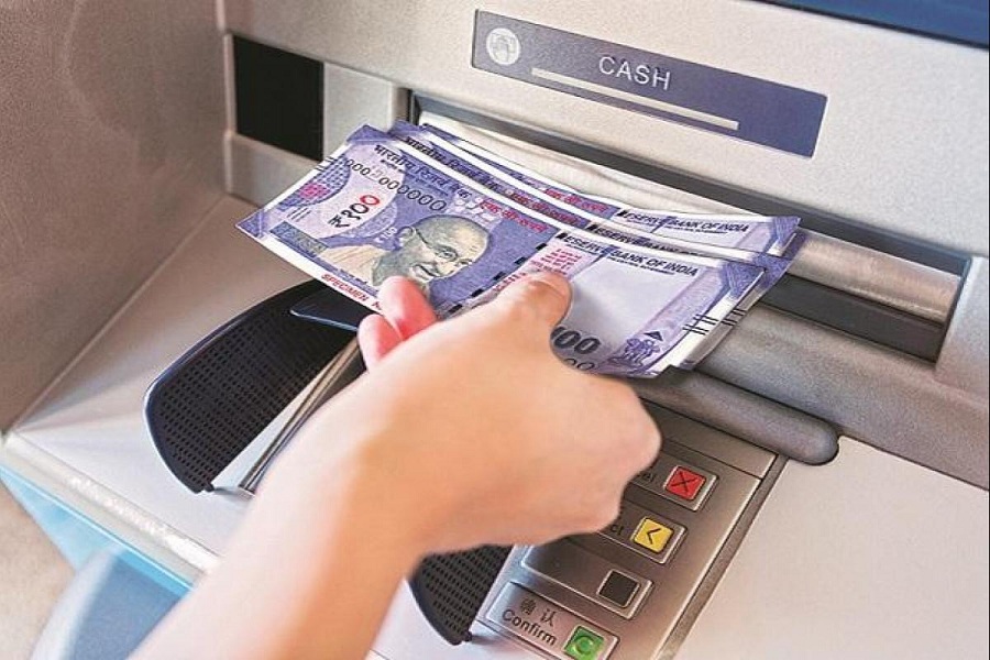 ATM thieves snap power after cash withdrawal refund