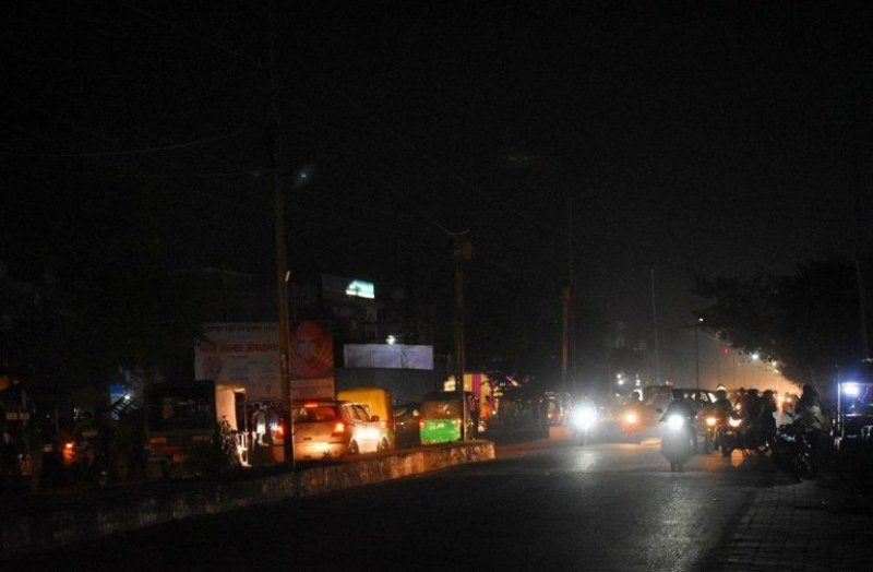 Darkness In Alwar City Due To Damaged Road Lights