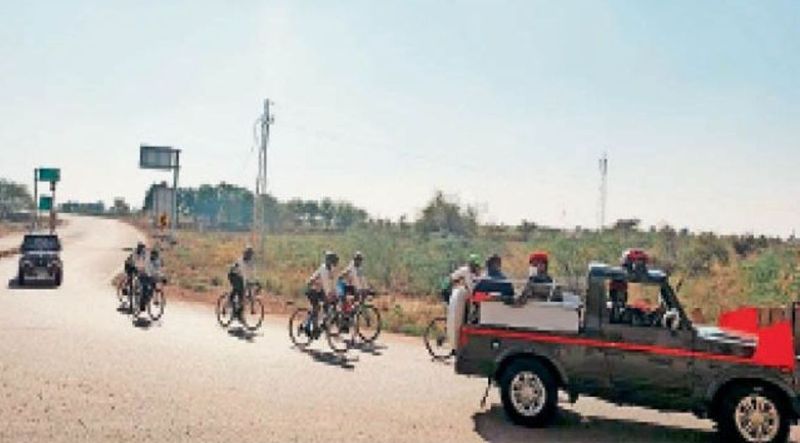 आर्मी के कोर कमाण्डर 270 किमी लगातार साइकिल चलाकर 13 घण्टे में जोधपुर से जैसलमेर पहुंचे