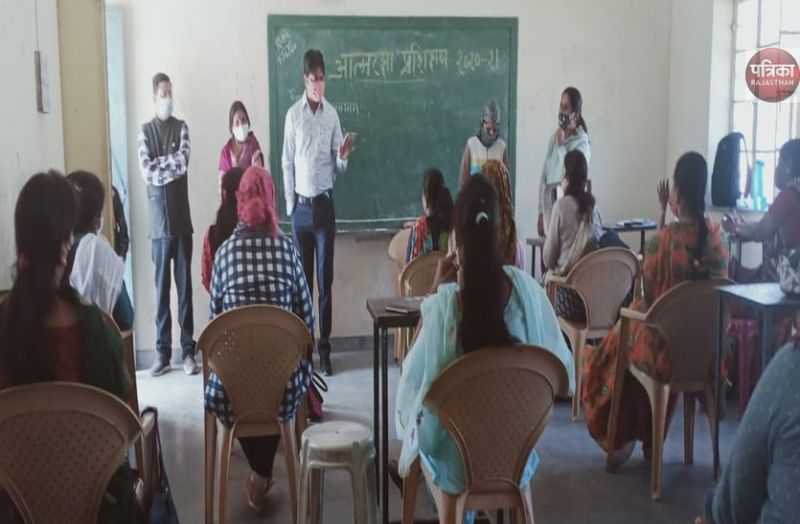 कार्यवाहक सीबीईओ दीपक गहलोत ने आत्मरक्षा प्रशिक्षण का किया निरीक्षण, दिए निर्देश...