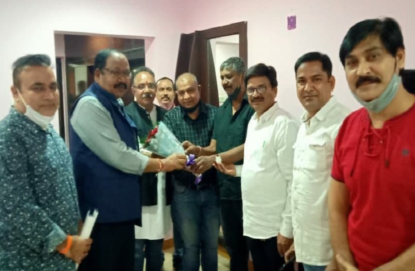 छत्तीसगढ़ दूरदर्शन पर छत्तीसगढ़ी सीरियलों का प्रसारण करने की मांग की नरेन्द्र मोदी सरकार से