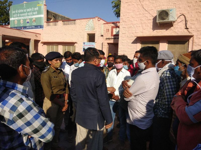 ब्लैकमेलिंग से परेशान युवक ने फंदा लगाकर जान दी