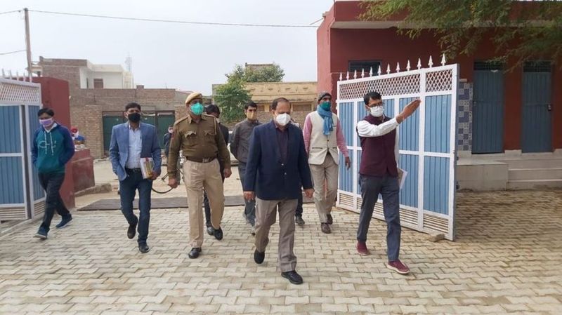 हनुमानगढ़ में कलक्टर ने जांची व्यवस्था, आधार सीडिंग का लक्ष्य तय समय में अर्जित करने का निर्देश