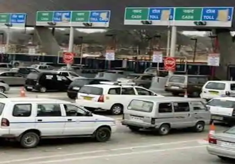 नए साल में बिना फास्टैग लगी गाड़ियां टोल लेन से गुजरेंगी तो देना होगा दोगुना टोल, कैश लेन होगा खत्म