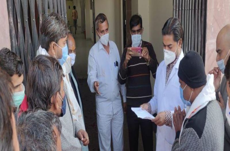 बाड़मेर : मेडिकल कॉलेज में पहला देहदान, अहमदाबाद से देह लाए, एनोटॉमी विभाग को सौंपी