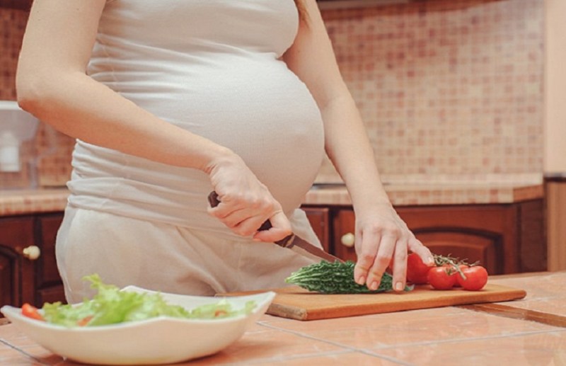 Pregnant women should not take bitter gourd