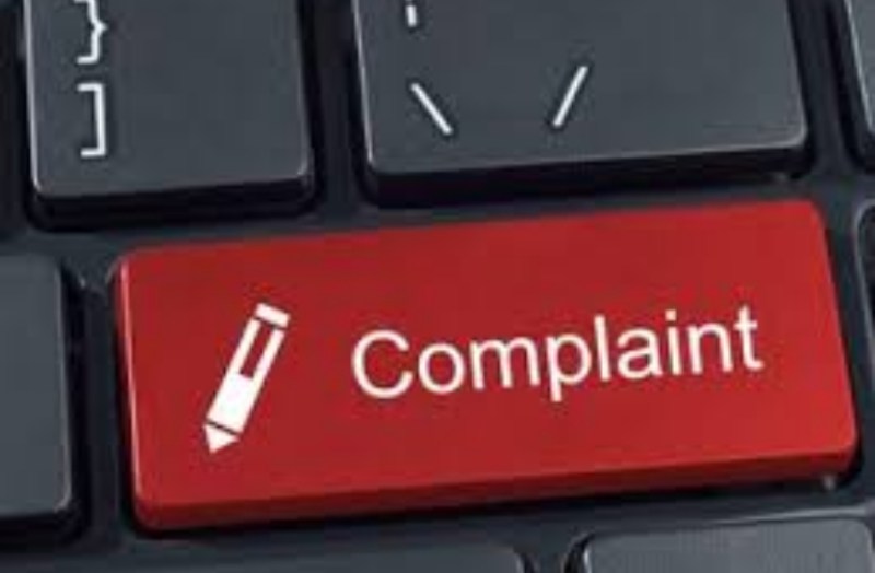 नेटवर्क का बहाना तो कभी सर्वर ठप की दुहाई, लगवाते हैं दफ्तरों तक दौड़