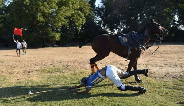 Watch- गिरते हैं शह सवार ही मैदान ऐ जंग में...