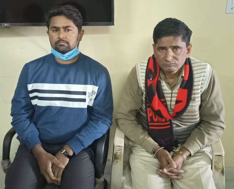 40 हजार रिश्वत लेते कृषि उपज मण्डी सचिव व कनिष्ठ सहायक गिरफ्तार