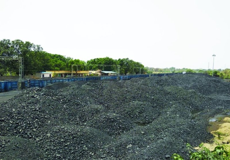 जमीन अधिग्रहित कर एसईसीएल ने खोद लिया अरबों रुपए का कोयला, इधर बुनियादी सुविधाओं के लिए भी भटक रहे प्रभावित