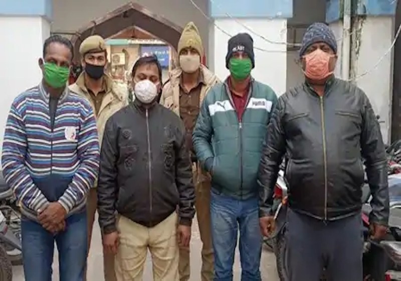 पीएम का कार्यालय बेचकर कमीशन से स्कूल बस लेना चाहता था अध्यापक, टीचर, चायवाला, हलवाई और बिजली मिस्त्री ने रची साजिश