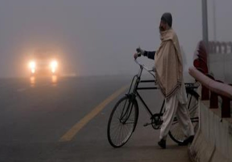 गाजीपुर में हाड कंपा देने वाली ठंड, पर पूरे शहर में नहीं जल रहा अलाव