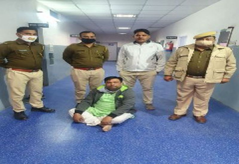 सस्ती गाड़ी दिलाने के बहाने ठगी करने वाला आरोपी पुलिस के हत्थे चढ़ा