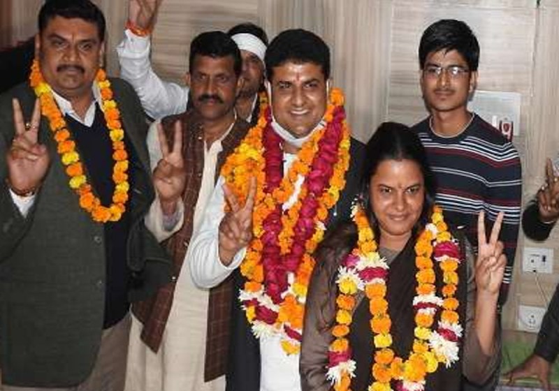 सपा की डॉ.वंदना यादव बनी हमीरपुर की जिला पंचायत अध्यक्ष, खुश से झूमे सपाई