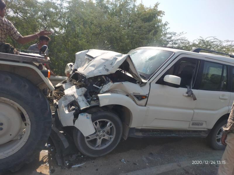 नागौर से कार चुराकर सांचौर से आते बाड़मेर में ट्रेलर को मारी टक्कर, दुर्घटना के बाद कार छोड़ भागे आरोपी