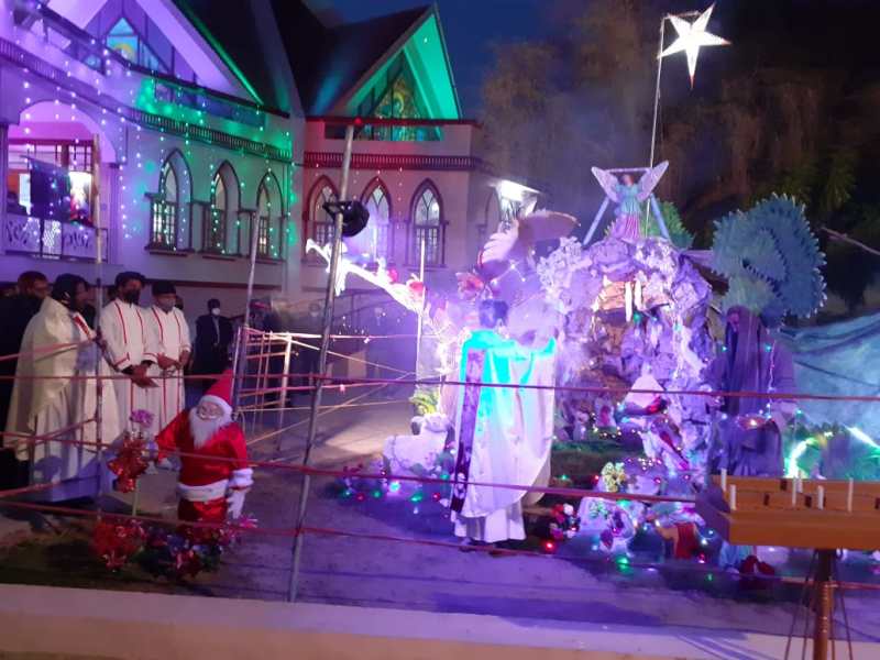 ‘हे प्रभु तुम दया करो, तुम कृपा करो, चरणों में तेरे आए है हम’