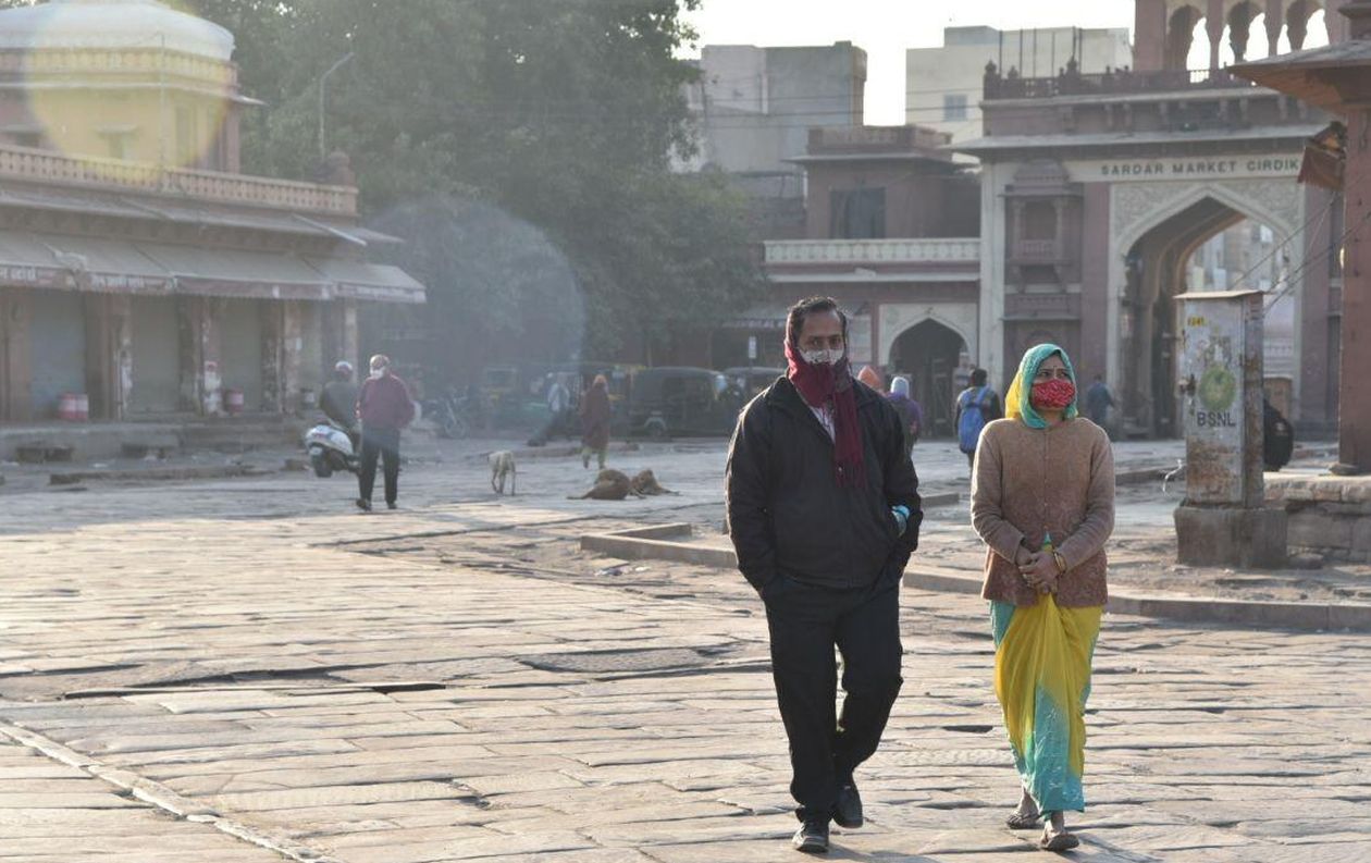 Thar Weather: ठंडी हवा से दिन का पारा लुढक़ा