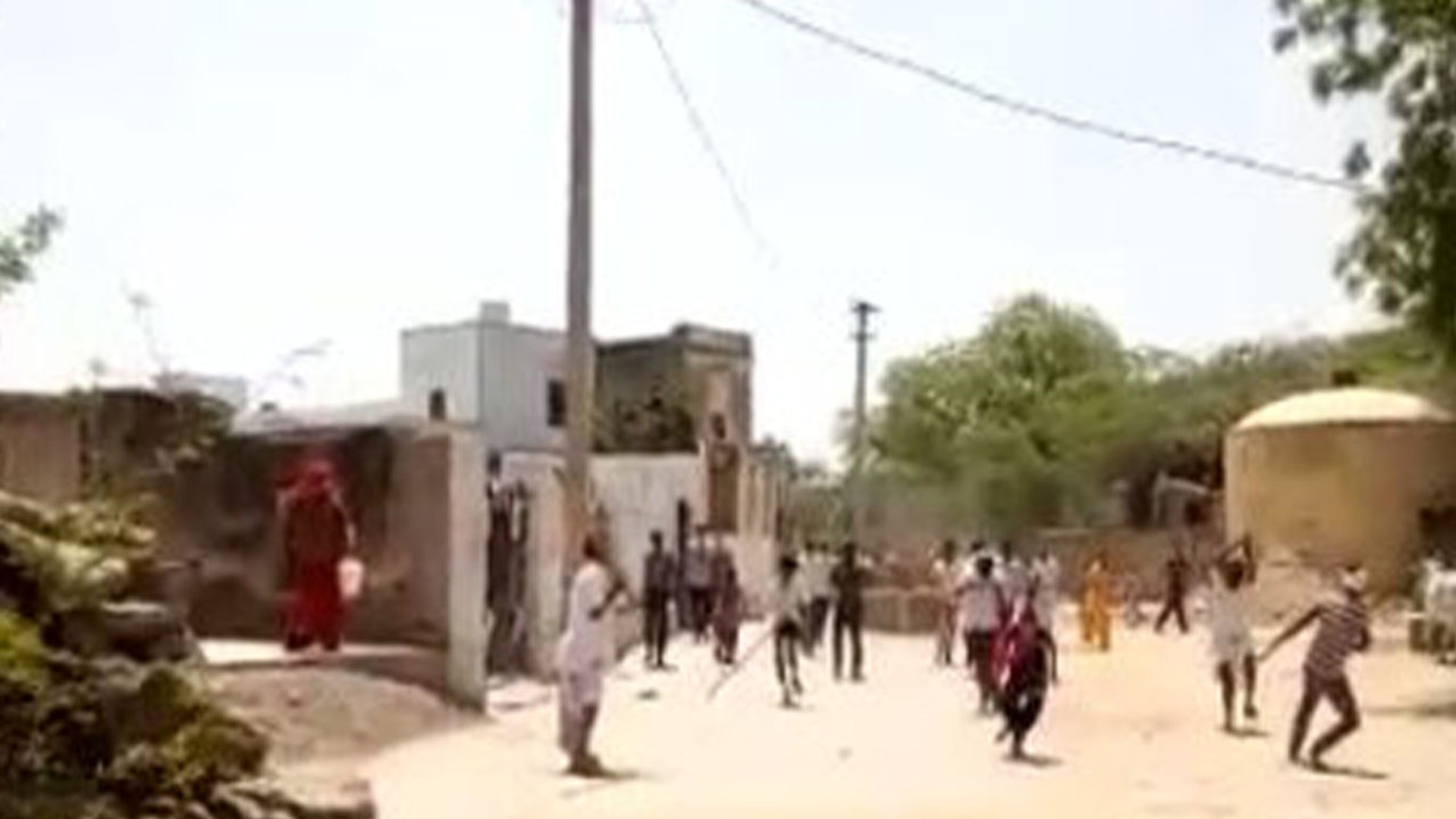बांसवाड़ा : लड़की भगाने की बात पर विवाद, लाठी-भाटा जंग में दो पक्षों के छह जने जख्मी