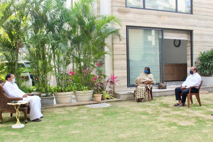 Vice President discusses indigenous Corona Vaccine status with Bharat Biotech