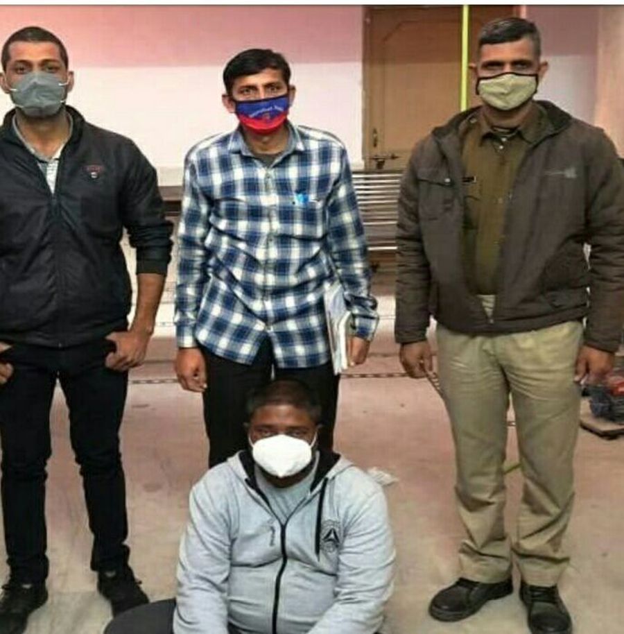 नेपाल भागने की फिराक में धोखाधड़ी का वांछित आरोपी गिरफ्तार
