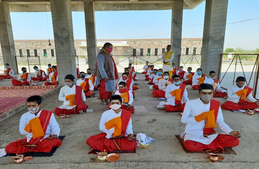 कोरोना रोकथाम के लिए महामृत्युंजय जाप और गिलोय से रुद्राभिषेक