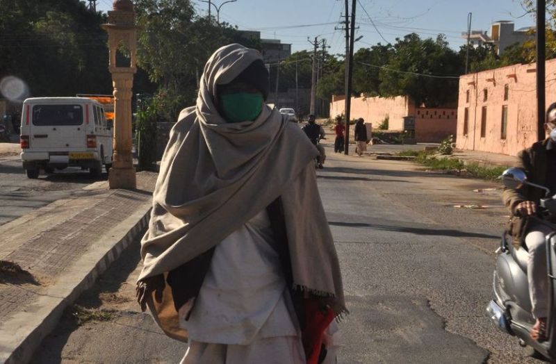 जमने लगा पानी, ठहर गई ओस की बूंदे, बाड़मेर @ 7.1 डिग्री