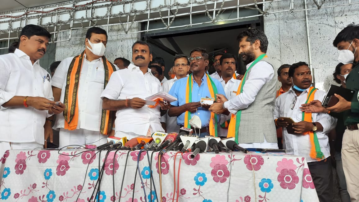 Ex-India cricketer L Sivaramakrishnan joins BJP ahead of Tamil Nadu polls