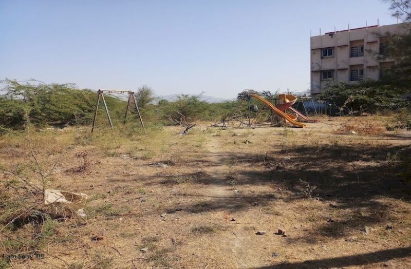 कॉलोनी बसाने के बाद सुविधाएं देना भूले, मूलभूत सुविधाओं को तरसते भूखंडधारक