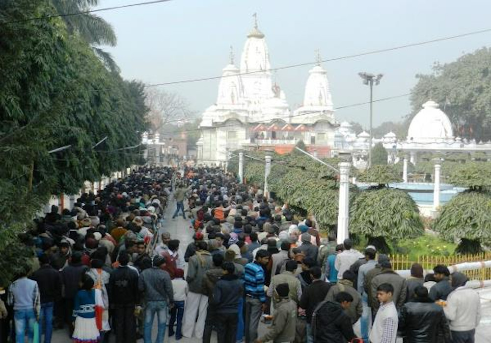गोरखपुर में 14 जनवरी को लगता है महीना लंबा खिचड़ी मेला, लाखों की संख्या में आते हैं लोग, गुरू गोरखनाथ को खिचड़ी चढ़ाने को लेकर प्रचलित है यह मान्यता