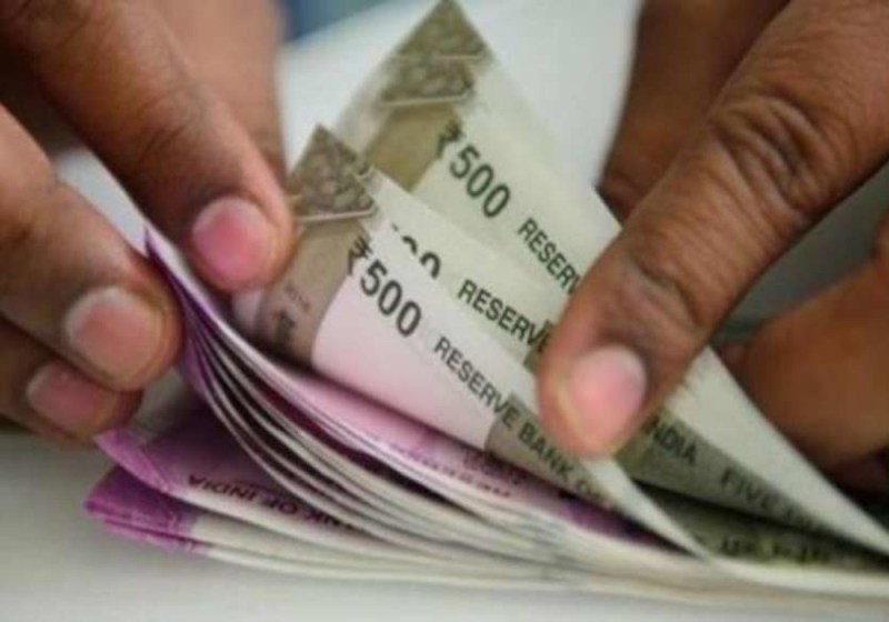 राज्य कर्मचारियों को सरकार ने दिया नए साल का तोहफा, महंगाई भत्ते में चार फीसदी तक बढ़ोत्तरी तय, बढ़ेगी सैलरी