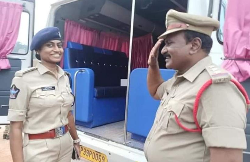 circle inspector salute his DSP daughter 