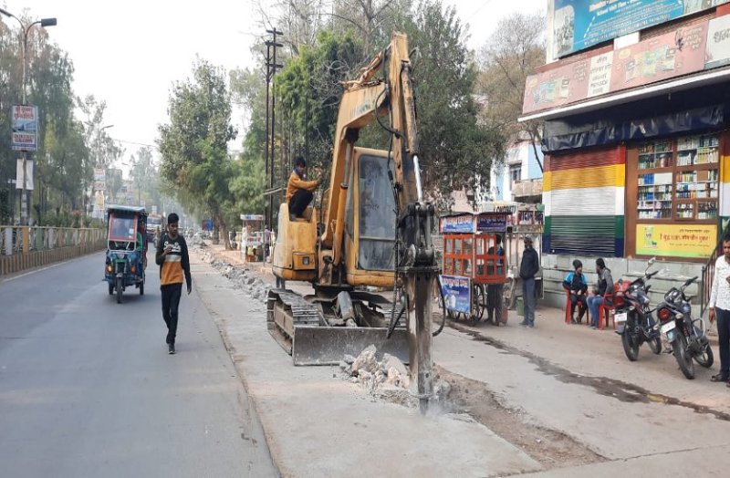 प्रशासन की सख्ती से काम की गति बढ़ी