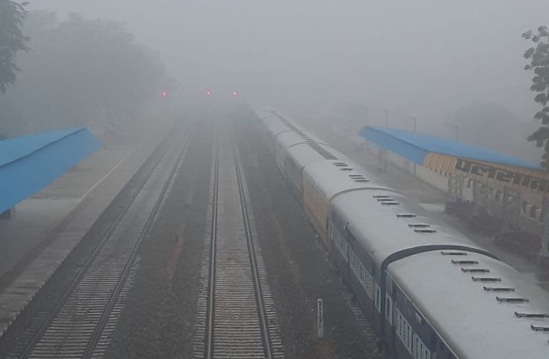 राजस्थान में फिर बरसात का अलर्ट, कोहरे से ढका अंचल