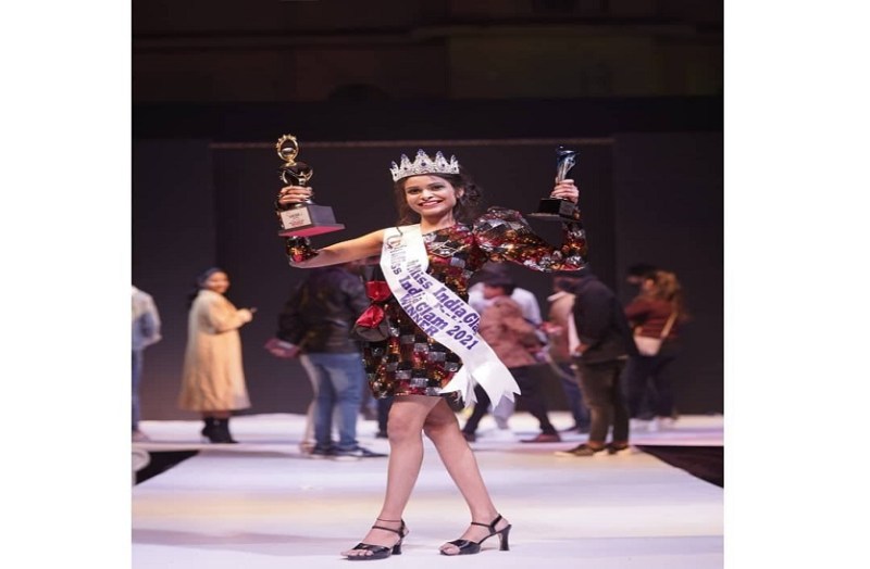 हम भी किसी से कम नहीं...नदबई की बेटी ऋषिका मुदगल ने जीता मिस एंड मिसेज इंडिया ग्लैम का खिताब