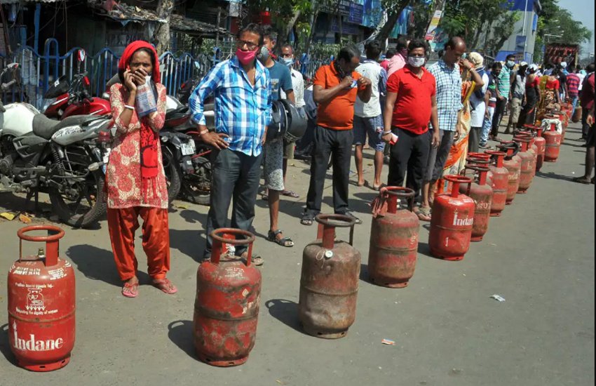 गैस की कतार से मिलेगा छुटकारा; गैस उपभोक्ता एक मिस्ड काल देकर बुक करवा सकेंगे सिलेण्डर