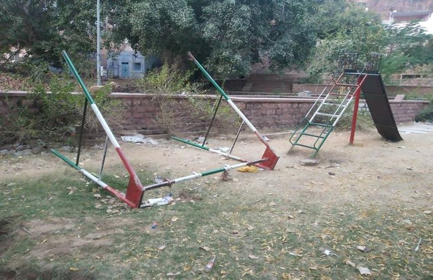 जो भीतरी शहर की शान हो सकता है वह पड़ा है उजाड़