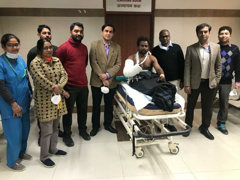 दस घंटे ऑपरेशन कर जोड़ा पूर्ण कटा हाथ