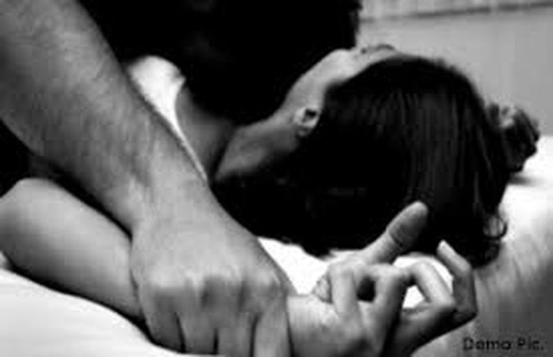 RAPE : बारहवीं की छात्रा और दो बच्चों की माता हुई हवसखोरों का शिकार