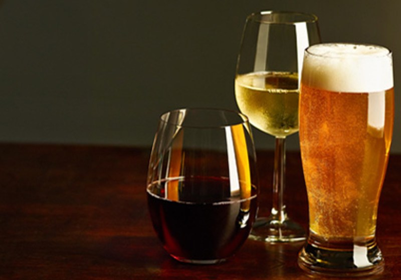 यूपी में नई आबकारी नीति को मंजूरी, अब सीधे बार का लाइसेंस जारी कर सकेंगे आयुक्त